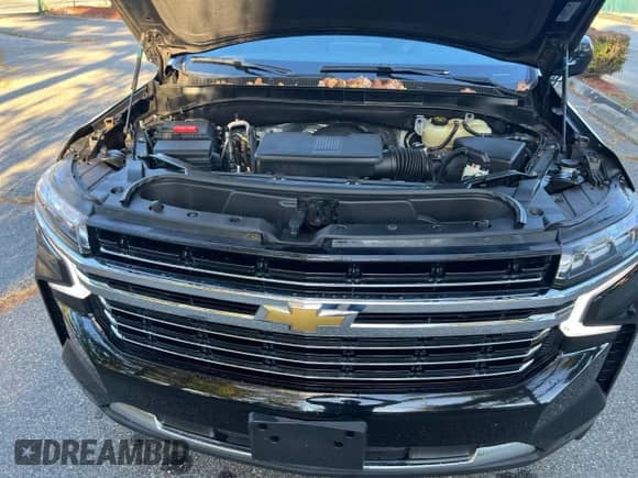 2022 Chevrolet Suburban LT z VIN 1GNSKCKD9NR323851, wystawiony jako Copart lot #85202305 z przebiegiem 256 774 mil mil oraz Czysty tytuł • Clean title. Historia ofert i sprzedaży dostępna na DreamBid. Obrazek 7.