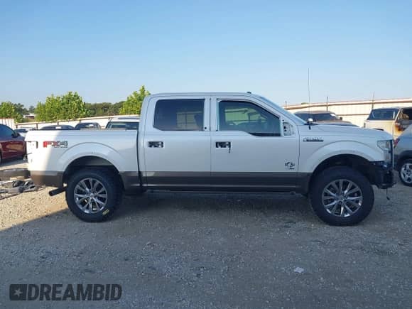 2016 Ford F-150 XLT z VIN 1FTEW1EG7GFD19712, wystawiony jako IAAI lot #42927063 z przebiegiem 146 108 mil mil oraz . Historia ofert i sprzedaży dostępna na DreamBid. Obrazek 14.