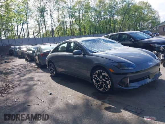 2024 Hyundai Ioniq 6 SEL с VIN KMHM34AC0RA076572, выставлен на аукционе IAAI как лот 42188178 с пробегом 1 828 миль миль и . История ставок и продаж доступна на DreamBid. Изображение 1.