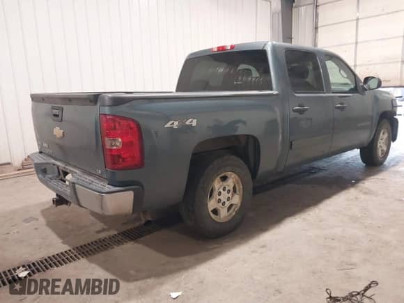2011 Chevrolet Silverado 1500 LS z VIN 3GCPKREA7BG342977, wystawiony jako IAAI lot #42875452 z przebiegiem 203 897 mil mil oraz . Historia ofert i sprzedaży dostępna na DreamBid. Obrazek 4.