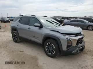 2025 Chevrolet Equinox FWD ACTIV z VIN 3GNAXKEG6SL144022, wystawiony jako Copart lot #46074645 z przebiegiem 4 252 mil mil oraz Szkoda całkowita • Salvage title. Historia ofert i sprzedaży dostępna na DreamBid. Obrazek 4.