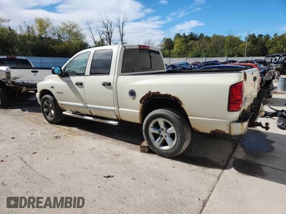 2008 Dodge 1500 ST z VIN 1D7HU18218J210511, wystawiony jako Copart lot #85012715 z przebiegiem 163 898 mil mil oraz Czysty tytuł • Clean title. Historia ofert i sprzedaży dostępna na DreamBid. Obrazek 2.