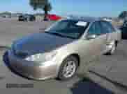 2005 Toyota Camry LE с VIN 4T1BF32K45U090062, выставлен на аукционе IAAI как лот 42405197 с пробегом 85 388 миль миль и . История ставок и продаж доступна на DreamBid. Изображение 2.