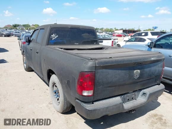 2013 Ram 1500 Express z VIN 1C6RR6FT4DS680729, wystawiony jako IAAI lot #43316356 z przebiegiem 182 634 mil mil oraz . Historia ofert i sprzedaży dostępna na DreamBid. Obrazek 3.