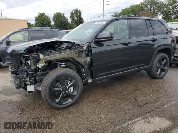 2025 Jeep Grand Cherokee Limited with VIN 1C4RJHBG0SC307523, listed as a Copart auction lot 70187135 with 105 mi miles and Salvage title. Bid and sale history available at DreamBid. Image 1.