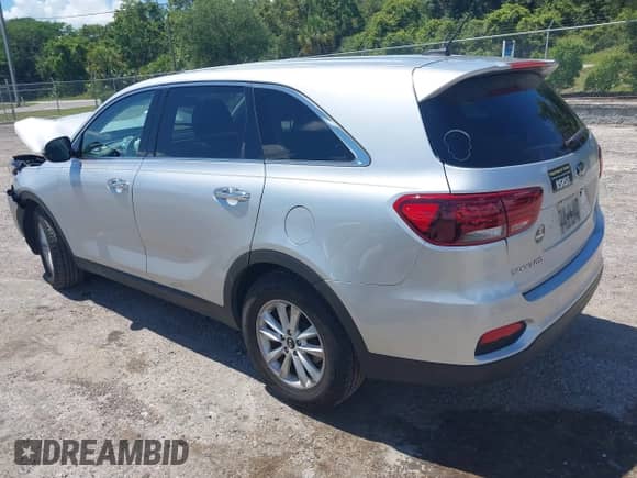2020 Kia Sorento LX with VIN 5XYPG4A35LG668918, listed as a IAAI auction lot 42265036 with 48,153 mi miles and . Bid and sale history available at DreamBid. Image 3.