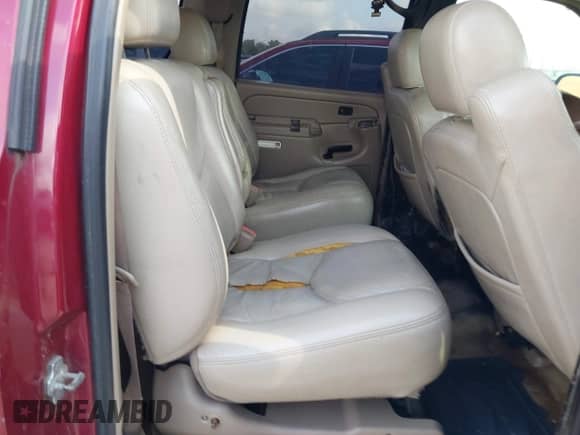 2005 Chevrolet Suburban LT with VIN 3GNEC16ZX5G234794, listed as a IAAI auction lot 42098779 with 266,052 mi miles and . Bid and sale history available at DreamBid. Image 8.