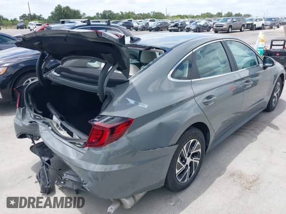 2022 Hyundai Sonata Blue с VIN KMHL24JJ7NA048419, выставлен на аукционе IAAI как лот 42615559 с пробегом 11 616 миль миль и . История ставок и продаж доступна на DreamBid. Изображение 18.