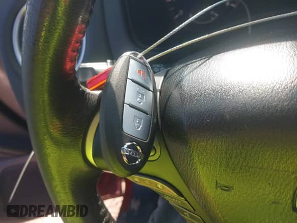 2014 Nissan Pathfinder S with VIN 5N1AR2MN2EC664068, listed as a IAAI auction lot 43423341 with 219,777 mi miles and . Bid and sale history available at DreamBid. Image 11.