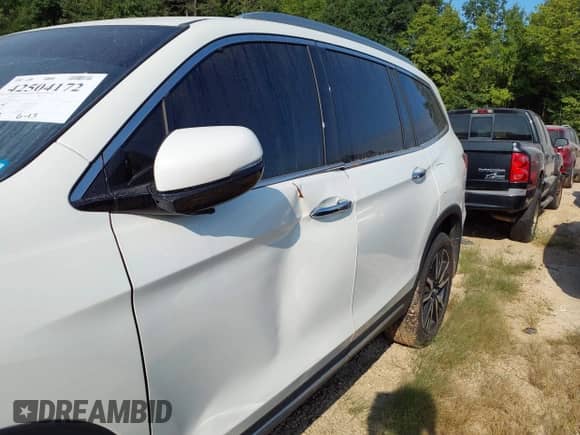 2019 Honda Pilot Touring 7-Passenger z VIN 5FNYF6H63KB078886, wystawiony jako IAAI lot #42504172 z przebiegiem 87 662 mil mil oraz . Historia ofert i sprzedaży dostępna na DreamBid. Obrazek 18.