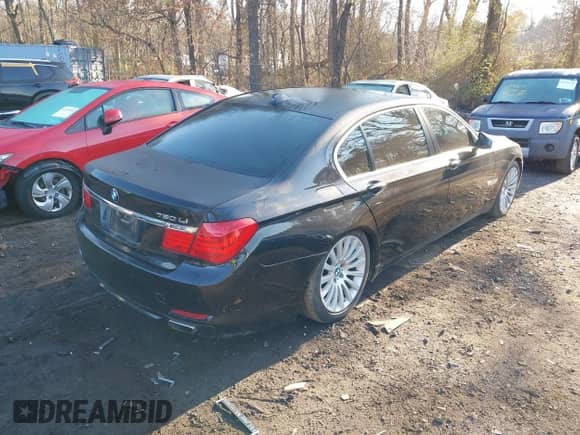 2011 BMW 7 Series 750Li z VIN WBAKB8C51BCY66913, wystawiony jako IAAI lot #41987656 z przebiegiem 113 843 mil mil oraz . Historia ofert i sprzedaży dostępna na DreamBid. Obrazek 4.