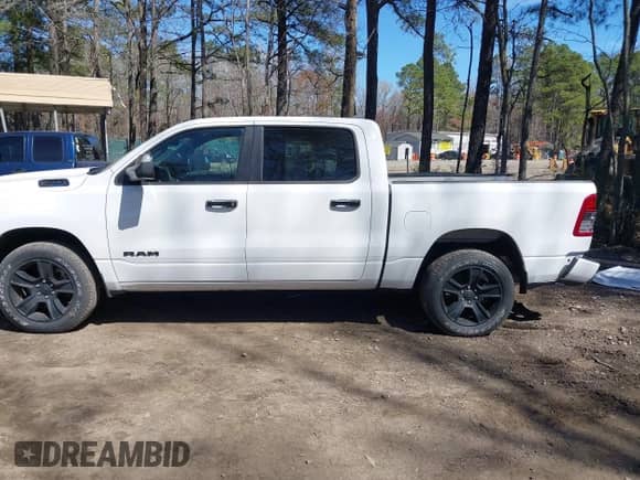 2024 Ram 1500 Big Horn z VIN 1C6SRFFT0RN150670, wystawiony jako IAAI lot #41835342 z przebiegiem 21 562 mil mil oraz . Historia ofert i sprzedaży dostępna na DreamBid. Obrazek 15.