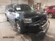 2008 Chevrolet Suburban 3LT z VIN 1GNFK16388J153783, wystawiony jako IAAI lot #42080742 z przebiegiem 301 158 mil mil oraz . Historia ofert i sprzedaży dostępna na DreamBid. Obrazek 6.