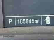 2015 Chevrolet Silverado 2500HD Work Truck z VIN 1GC1KUEG5FF607254, wystawiony jako IAAI lot #42287674 z przebiegiem 105 845 mil mil oraz . Historia ofert i sprzedaży dostępna na DreamBid. Obrazek 16.