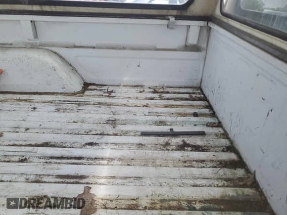 1997 Chevrolet Silverado 1500 with VIN 1GCEC14RXVZ124680, listed as a Copart auction lot 80872365 with 158,021 mi miles and Salvage title. Bid and sale history available at DreamBid. Image 10.