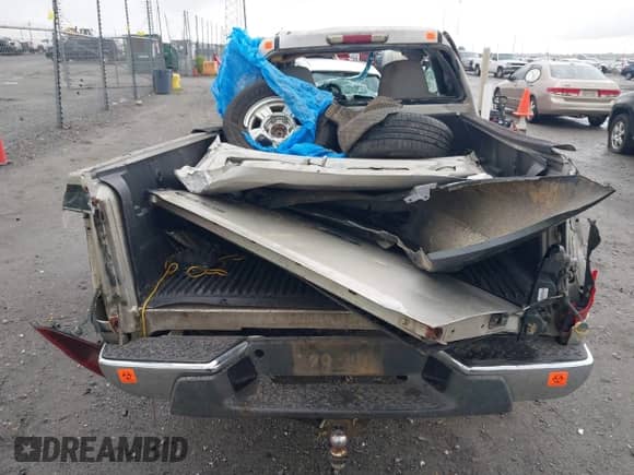 2007 Chevrolet Colorado LS z VIN 1GCCS149078116168, wystawiony jako IAAI lot #40333886 z przebiegiem Nie podano mil oraz . Historia ofert i sprzedaży dostępna na DreamBid. Obrazek 8.
