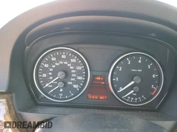 2006 BMW 3 Series 330i с VIN WBAVB33516PS10502, выставлен на аукционе Copart как лот 89643345 с пробегом 131 619 миль миль и Чистый • Clean title. История ставок и продаж доступна на DreamBid. Изображение 9.