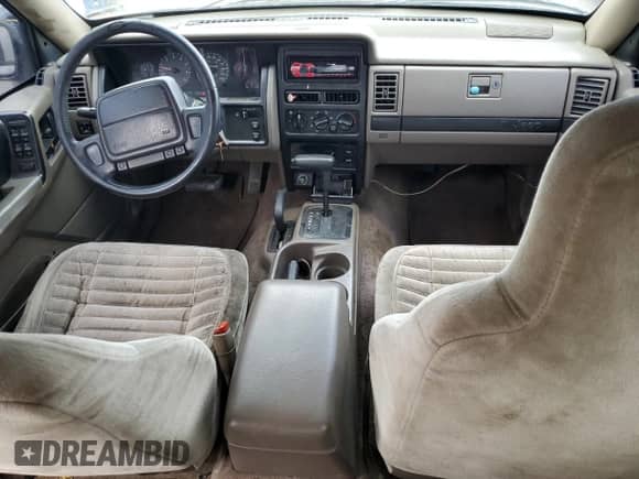 1995 Jeep Grand Cherokee Laredo with VIN 1J4GZ58S2SC703196, listed as a Copart auction lot 68571944 with 264,876 mi miles and Clean title. Bid and sale history available at DreamBid. Image 8.