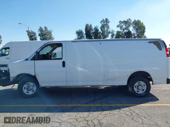 2008 Chevrolet Express Cargo с VIN 1GCHG39K681133713, выставлен на аукционе IAAI как лот 43304856 с пробегом 125 324 миль миль и . История ставок и продаж доступна на DreamBid. Изображение 15.
