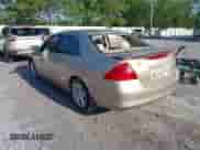 2007 Honda Accord EX z VIN 1HGCM56767A174390, wystawiony jako IAAI lot #42890806 z przebiegiem Nie podano mil oraz . Historia ofert i sprzedaży dostępna na DreamBid. Obrazek 3.