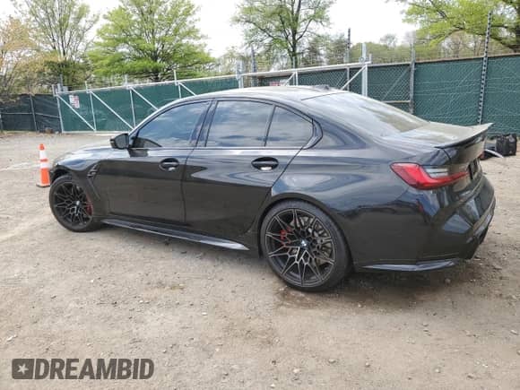 2025 BMW M3 z VIN WBS13HJ02SFU65199, wystawiony jako Copart lot #54021255 z przebiegiem 876 mil mil oraz Szkoda całkowita • Salvage title. Historia ofert i sprzedaży dostępna na DreamBid. Obrazek 2.