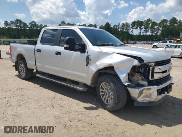 2017 Ford F-250 XL с VIN 1FT7W2A60HEB67100, выставлен на аукционе Copart как лот 70270285 с пробегом 247 283 миль миль и Списание • Salvage title. История ставок и продаж доступна на DreamBid. Изображение 4.