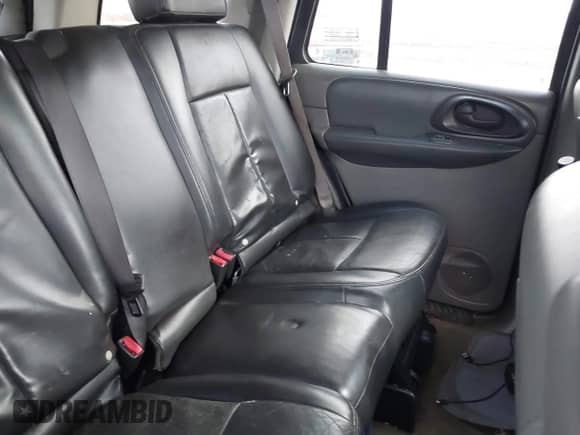 2002 Chevrolet TrailBlazer LTZ z VIN 1GNDT13S122298004, wystawiony jako IAAI lot #40978295 z przebiegiem 241 269 mil mil oraz . Historia ofert i sprzedaży dostępna na DreamBid. Obrazek 8.
