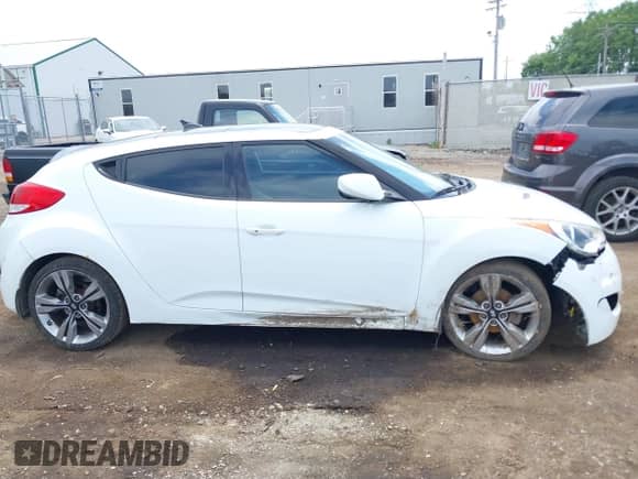 2014 Hyundai Veloster с VIN KMHTC6AD1EU199273, выставлен на аукционе IAAI как лот 42759448 с пробегом 174 507 миль миль и . История ставок и продаж доступна на DreamBid. Изображение 14.