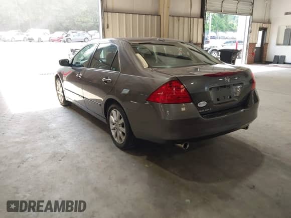 2006 Honda Accord EX-L with VIN 1HGCM66576A070106, listed as a IAAI auction lot 42629953 with 206,724 mi miles and . Bid and sale history available at DreamBid. Image 3.