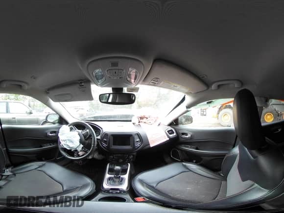 2017 Jeep Compass Latitude z VIN 3C4NJCBB8HT643116, wystawiony jako IAAI lot #43408019 z przebiegiem 43 414 mil mil oraz . Historia ofert i sprzedaży dostępna na DreamBid. Obrazek 18.