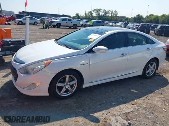 2015 Hyundai Sonata with VIN KMHEC4A45FA130554, listed as a IAAI auction lot 43214594 with 145,856 mi miles and . Bid and sale history available at DreamBid. Image 17.