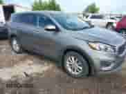 2016 Kia Sorento LX z VIN 5XYPG4A39GG164359, wystawiony jako IAAI lot #42620030 z przebiegiem 66 188 mil mil oraz . Historia ofert i sprzedaży dostępna na DreamBid. Obrazek 1.