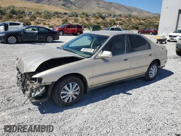 1995 Honda Accord LX с VIN 1HGCD5639SA133788, выставлен на аукционе Copart как лот 68202195 с пробегом 198 682 миль миль и Списание • Salvage title. История ставок и продаж доступна на DreamBid. Изображение 1.