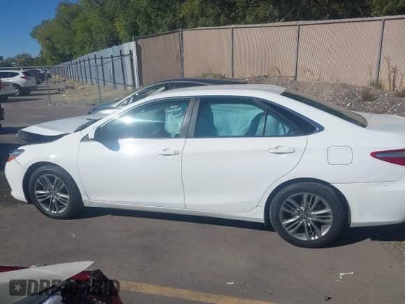 2017 Toyota Camry SE with VIN 4T1BF1FK3HU696133, listed as a IAAI auction lot 43309713 with 119,311 mi miles and . Bid and sale history available at DreamBid. Image 14.