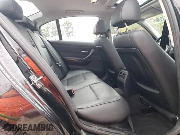 2011 BMW 3 Series 328i xDrive z VIN WBAPK7C58BF085871, wystawiony jako Copart lot #82322865 z przebiegiem 115 787 mil mil oraz Czysty tytuł • Clean title. Historia ofert i sprzedaży dostępna na DreamBid. Obrazek 10.