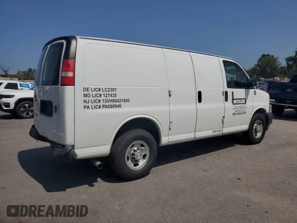 2017 Chevrolet Express Cargo with VIN 1GCWGAFF5H1108403, listed as a Copart auction lot 67507695 with 177,766 mi miles and Salvage title. Bid and sale history available at DreamBid. Image 3.