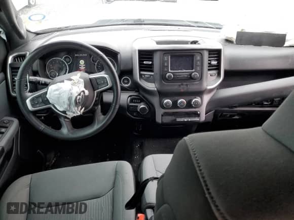 2023 Ram 1500 Big Horn z VIN 1C6RREBG3PN552536, wystawiony jako Copart lot #84120794 z przebiegiem Nie podano mil oraz Nie do naprawy • Non repairable. Historia ofert i sprzedaży dostępna na DreamBid. Obrazek 8.