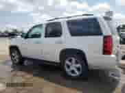 2014 Chevrolet Tahoe LTZ z VIN 1GNSKCE06ER205667, wystawiony jako Copart lot #54498035 z przebiegiem 93 433 mil mil oraz Szkoda całkowita • Salvage title. Historia ofert i sprzedaży dostępna na DreamBid. Obrazek 2.