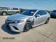 2018 Toyota Camry SE с VIN 4T1B11HK9JU141561, выставлен на аукционе Copart как лот 70283235 с пробегом 109 819 миль миль и Чистый • Clean title. История ставок и продаж доступна на DreamBid. Изображение 1.