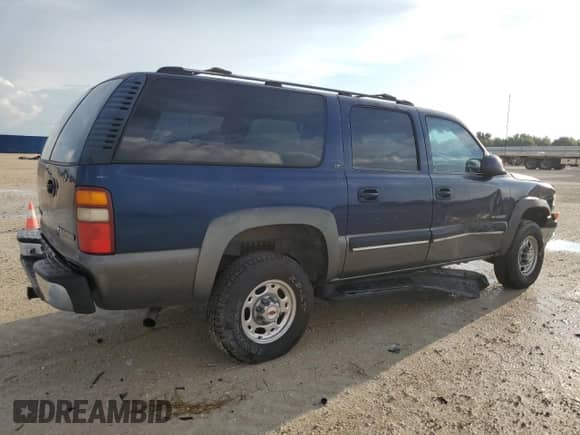 2001 Chevrolet Suburban LT with VIN 3GNGC26U21G119300, listed as a Copart auction lot 68131044 with 147,430 mi miles and Salvage title. Bid and sale history available at DreamBid. Image 3.