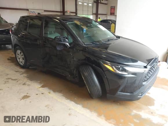 2023 Toyota Corolla Cross L с VIN 7MUAAAAG9PV042361, выставлен на аукционе IAAI как лот 42925247 с пробегом 37 480 миль миль и . История ставок и продаж доступна на DreamBid. Изображение 1.