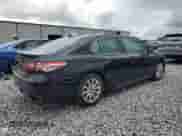 2020 Toyota Camry SE z VIN 4T1G11AK1LU977349, wystawiony jako Copart lot #85936825 z przebiegiem 65 735 mil mil oraz Czysty tytuł • Clean title. Historia ofert i sprzedaży dostępna na DreamBid. Obrazek 3.