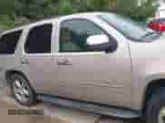 2009 Chevrolet Tahoe LTZ с VIN 1GNFC33029R284021, выставлен на аукционе IAAI как лот 42442433 с пробегом 133 271 миль миль и . История ставок и продаж доступна на DreamBid. Изображение 13.