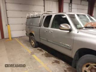 2005 Toyota Tundra SR5 с VIN 5TBBT44115S460209, выставлен на аукционе IAAI как лот 41979337 с пробегом 207 990 миль миль и . История ставок и продаж доступна на DreamBid. Изображение 1.