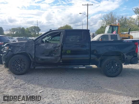 2020 Chevrolet Silverado 1500 LT with VIN 3GCUYDED4LG194755, listed as a IAAI auction lot 43380239 with 194,793 mi miles and . Bid and sale history available at DreamBid. Image 14.