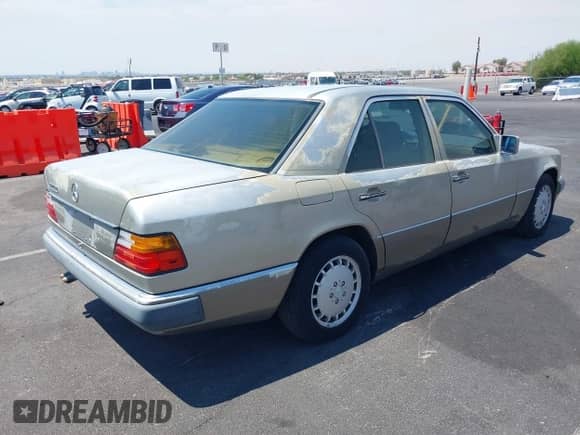 1991 Mercedes-Benz 300 с VIN WDBEA30E8MB483309, выставлен на аукционе IAAI как лот 42909674 с пробегом 9 783 миль миль и . История ставок и продаж доступна на DreamBid. Изображение 4.