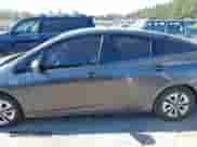 2018 Toyota Prius Plus z VIN JTDKARFP1J3071500, wystawiony jako IAAI lot #42665651 z przebiegiem 168 014 mil mil oraz . Historia ofert i sprzedaży dostępna na DreamBid. Obrazek 15.