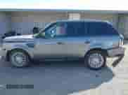 2011 Land Rover Range Rover Sport HSE z VIN SALSF2D4XBA279057, wystawiony jako IAAI lot #43443023 z przebiegiem 153 554 mil mil oraz . Historia ofert i sprzedaży dostępna na DreamBid. Obrazek 14.