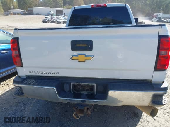 2016 Chevrolet Silverado 2500HD Work Truck с VIN 1GC1KUE86GF103676, выставлен на аукционе IAAI как лот 43527459 с пробегом 203 440 миль миль и . История ставок и продаж доступна на DreamBid. Изображение 16.