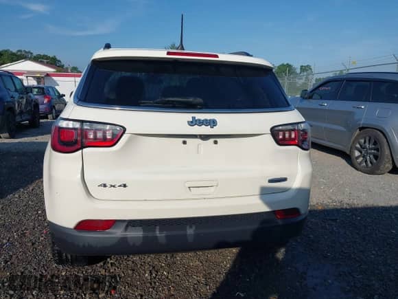2020 Jeep Compass Latitude с VIN 3C4NJDBB8LT157503, выставлен на аукционе IAAI как лот 42869440 с пробегом 103 074 миль миль и . История ставок и продаж доступна на DreamBid. Изображение 17.